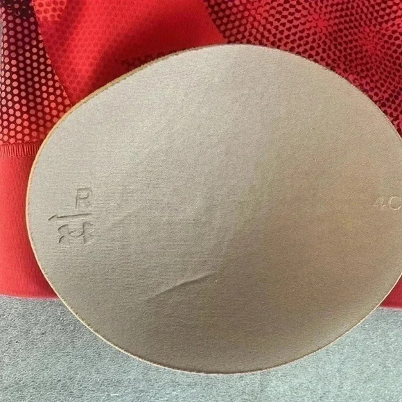 [M]Under Armour Breathelux Perforated Mid  Performance Sports Bra- NWOT - Picture 4 of 6